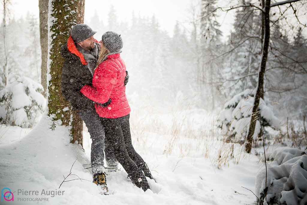 Floriane & Kris - a Save The Date session in the snow 