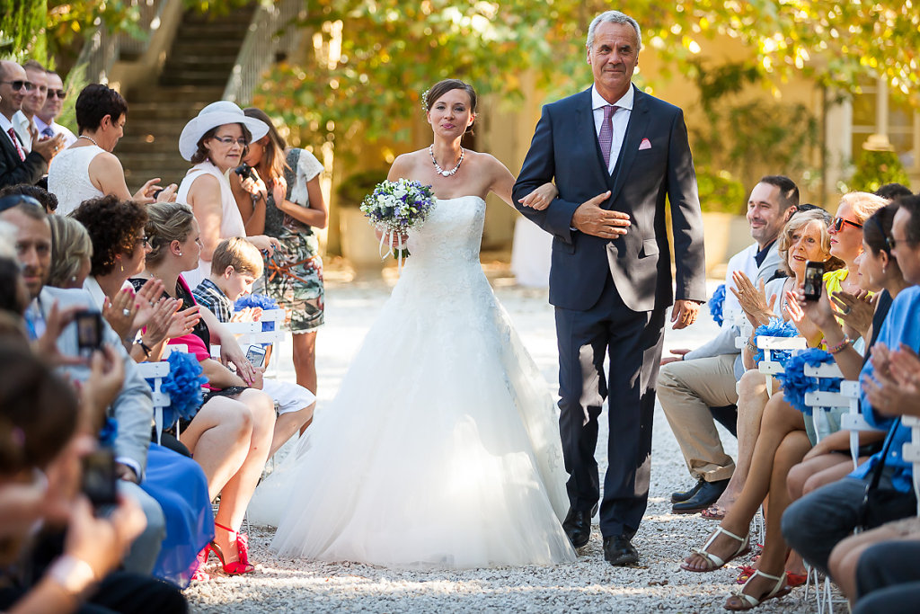 Marine & Guillaume - a wedding in Luberon, Provence